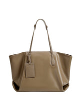 Aubrine Edwige Shopper in Black