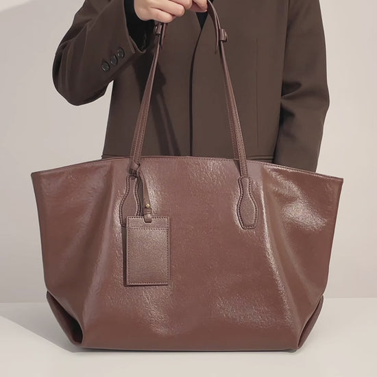 Aubrine Edwige Shopper, video