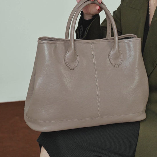 Aubrine Francine Tote, video