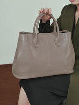 Aubrine Francine Tote, video